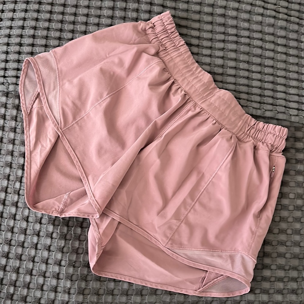lululemon | mid-rise hotty hot 4”